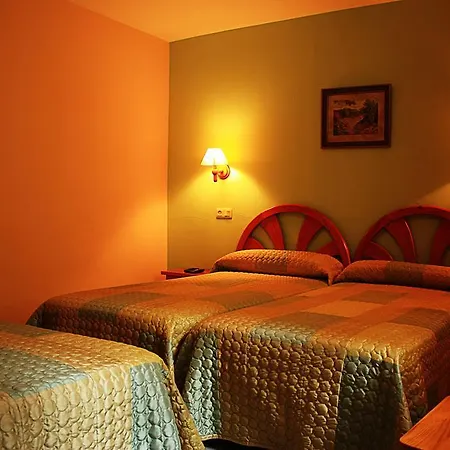 Casa Lacreu Гостевой дом