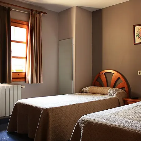 Guest house Casa Lacreu 3*