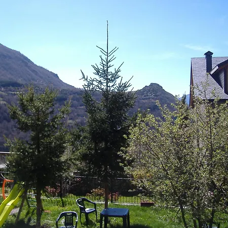 Guest house Casa Lacreu